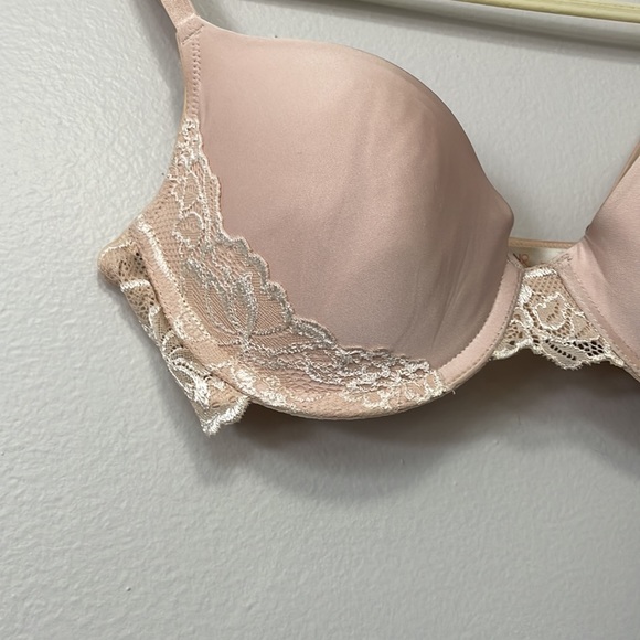 Gillian & OMalley nude colored bra with lace. Size 34C - Picture 2 of 6